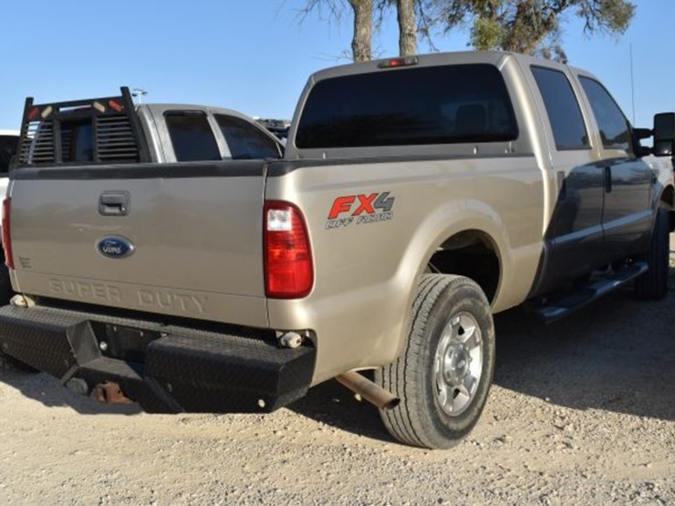 2010-ford-f250-image-4