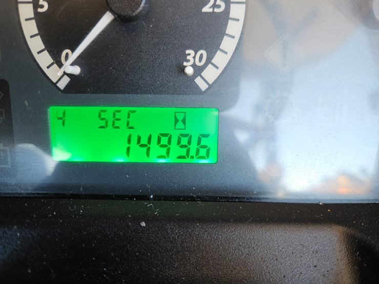 2014-john-deere-5100e-image-14