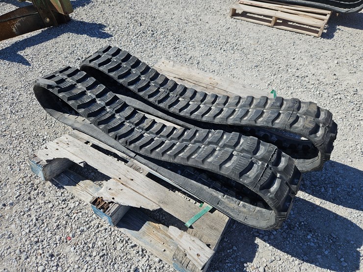 #205120-•-camoplast-230x48x70-tracks-image-1