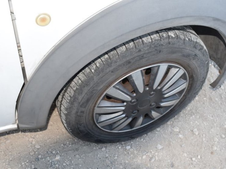 2010-ford-transit-image-11