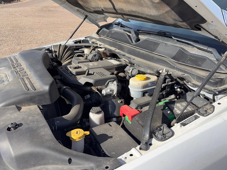 2020-ram-2500-laramie-image-33