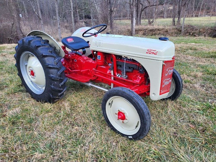1951-ford-8n-image-1