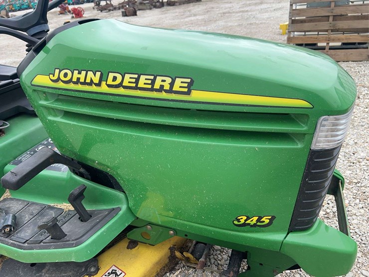 john-deere-345-image-11