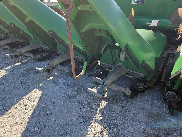 2008-john-deere-608c-image-12