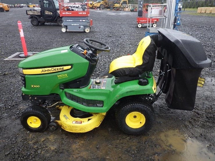 john-deere-x300-image-8