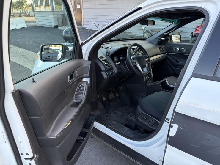 2014-ford-explorer-image-12