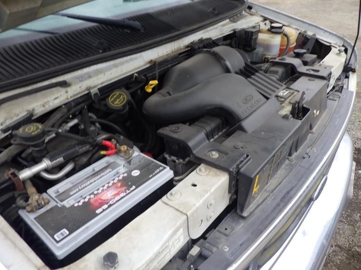 2006-ford-cargo-image-10