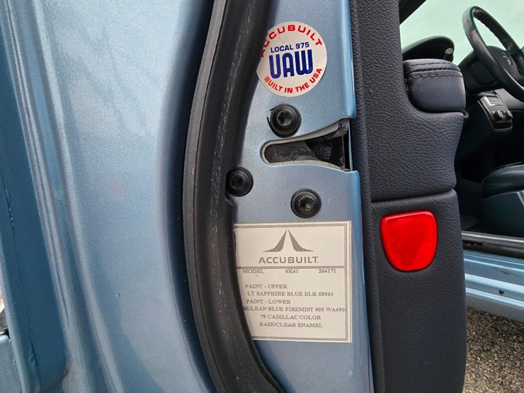 2006-cadillac-superior-6-door-limousine,-ultra-low-20396-miles-image-24