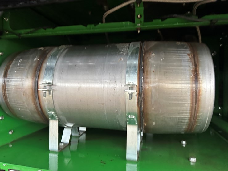 2021-john-deere-cp690-image-40