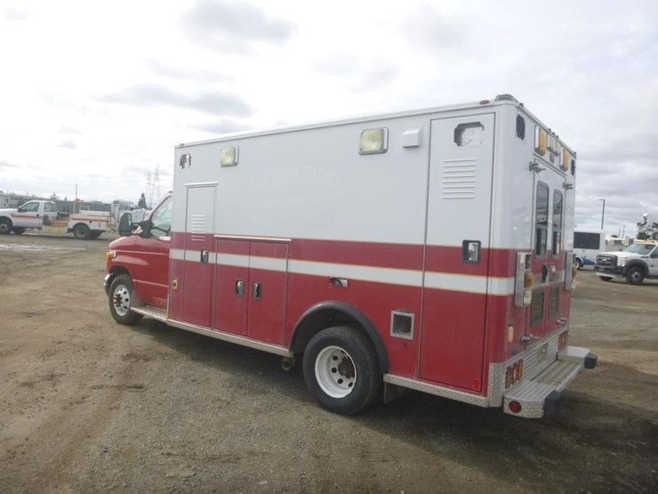 2005-ford-e450-image-4