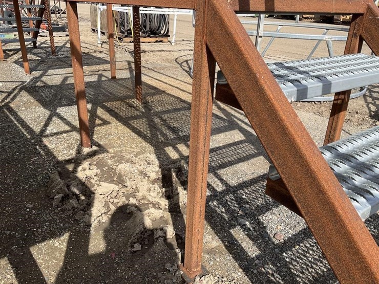 7'x4'x40"-steel-catwalk-platform-image-6