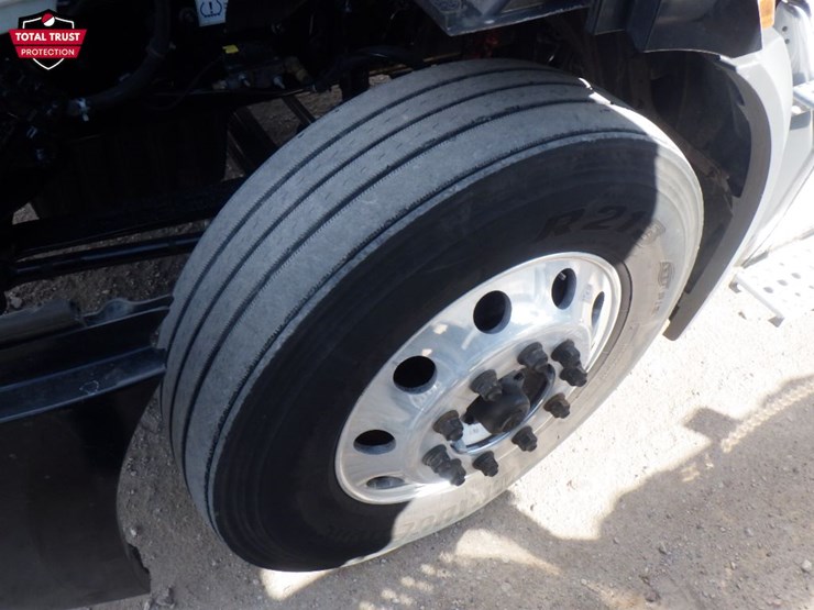 2022-freightliner-cascadia-116-image-19