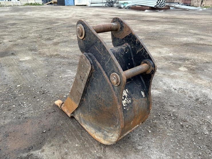 caterpillar-420-image-4