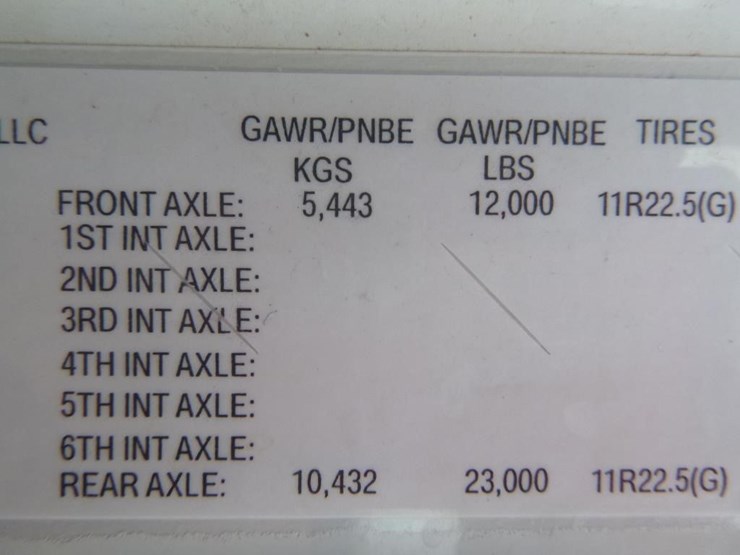 2017-freightliner-m2-106-image-28