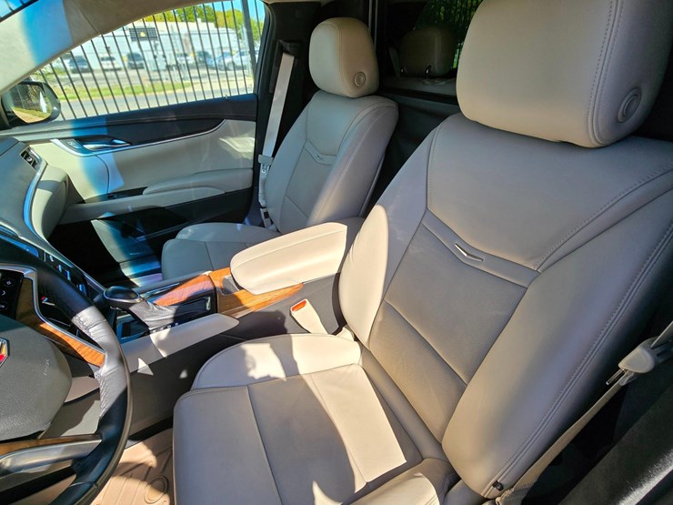 2019-cadillac-sayers-and-scovill-70in-limo-w-only-7729-miles-image-26