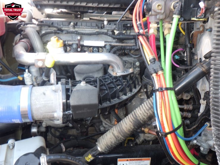 2022-freightliner-cascadia-116-image-18