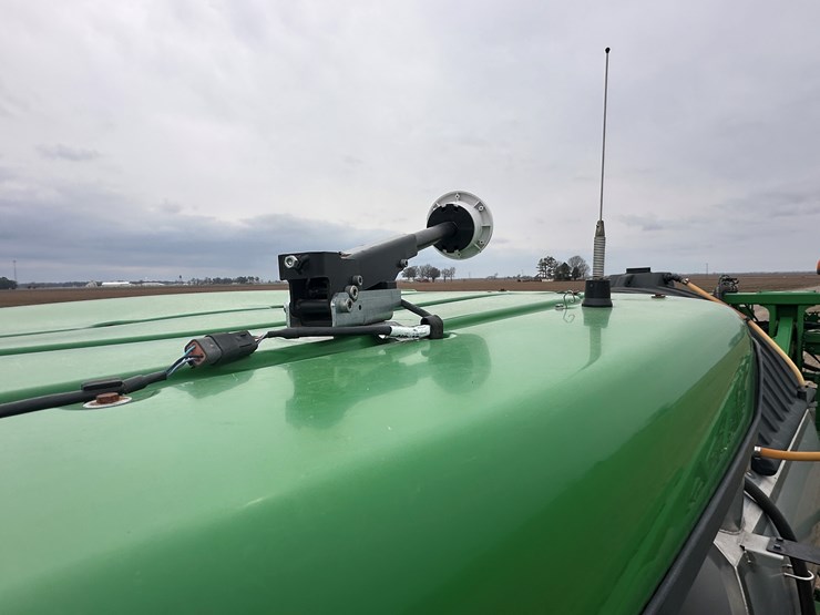 2021-john-deere-r4044-image-104