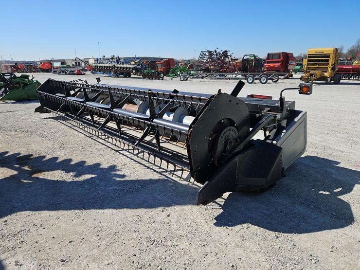 2005-gleaner-8000-image-13