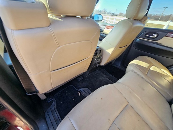 2007-gmc-envoy-slt-image-13