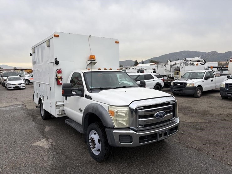 2011-ford-f550-image-2