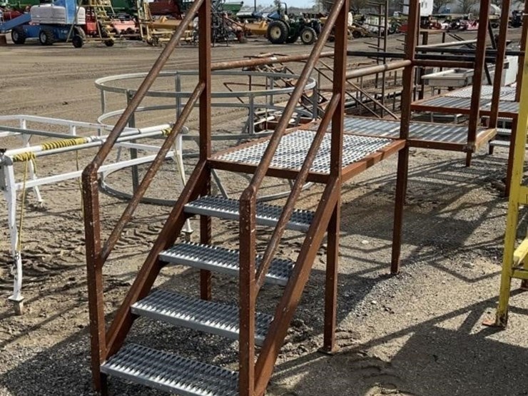 7'x4'x40"-steel-catwalk-platform-image-1