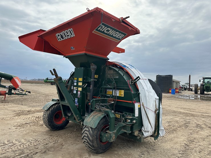 #38835-•-2017-richigher-r1090-grain-bagger-image-3