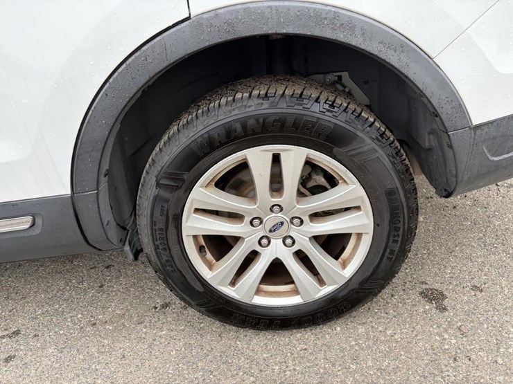 2019-ford-explorer-xlt-image-5