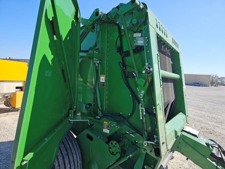 2022-john-deere-560r-image-11
