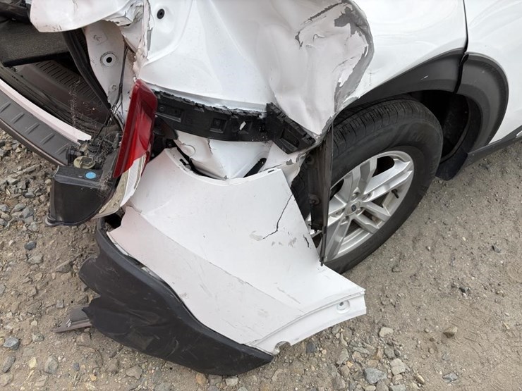 2021-ford-explorer-image-35