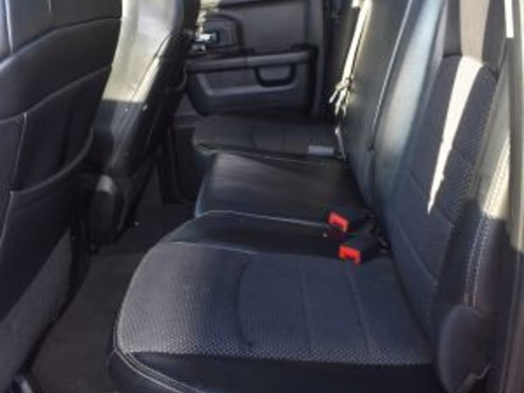 2013-dodge-1500-image-27