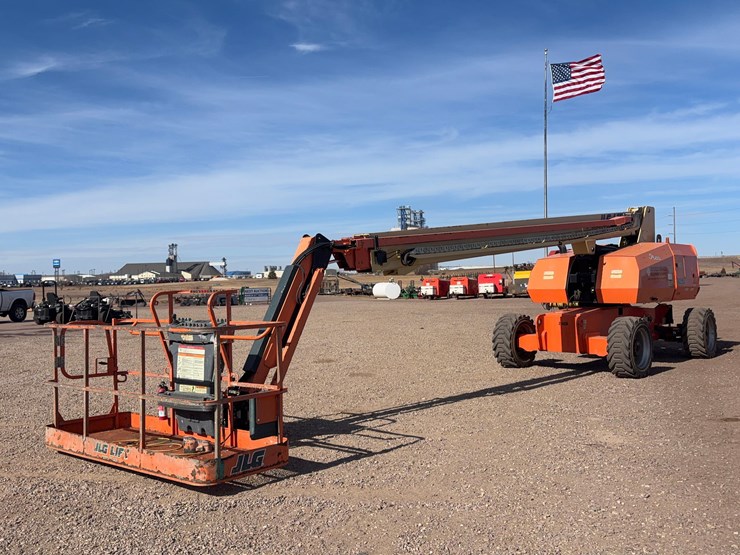 2012-jlg-860sj-image-1