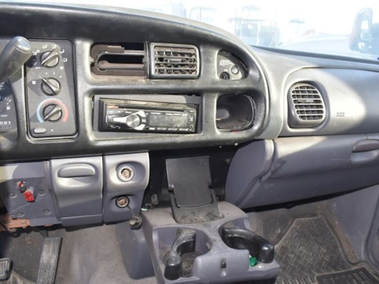 2001-dodge-2500-image-11