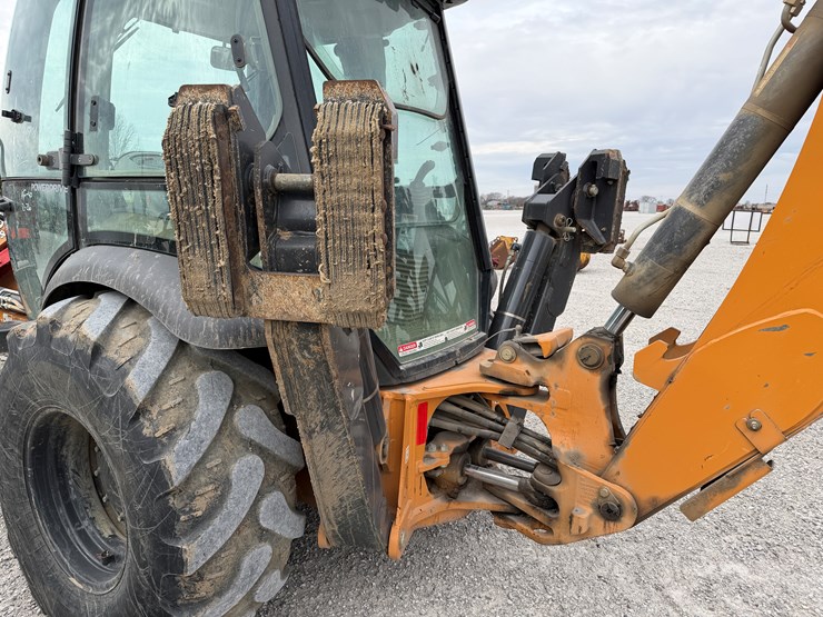 2022-case-580sn-image-19