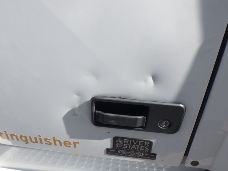 2017-volvo-vnl780-image-16