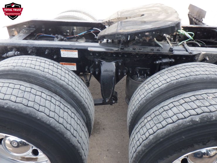 2022-freightliner-cascadia-116-image-4