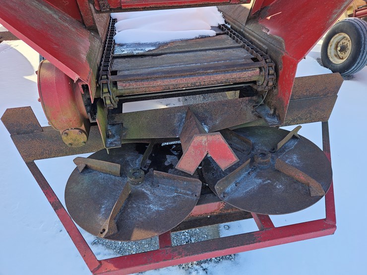 #205379-•-chandler-litter-spreader-image-6