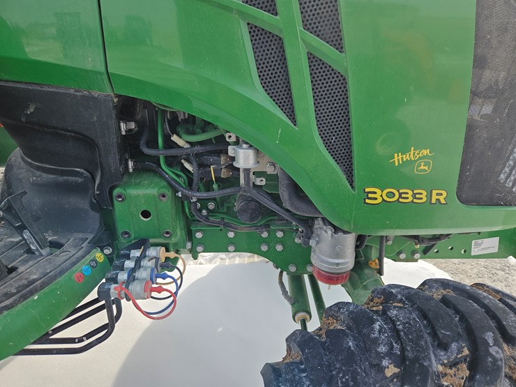 2017-john-deere-3033r-image-17