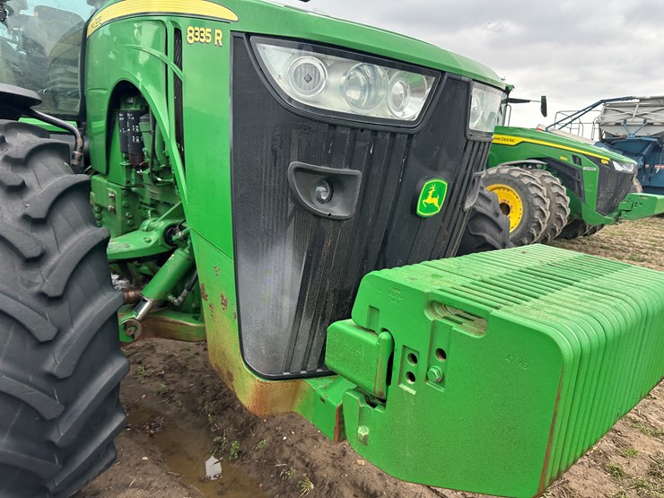 2012-john-deere-8335r-image-41