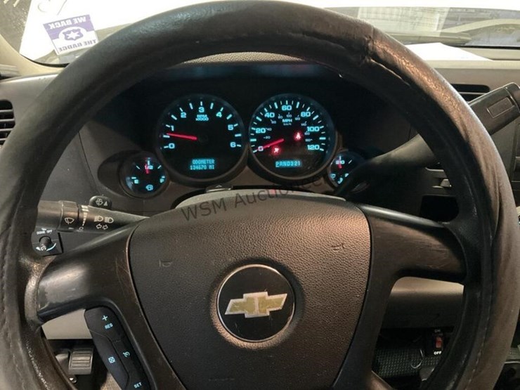 2012-chevrolet-silverado-1500-image-16