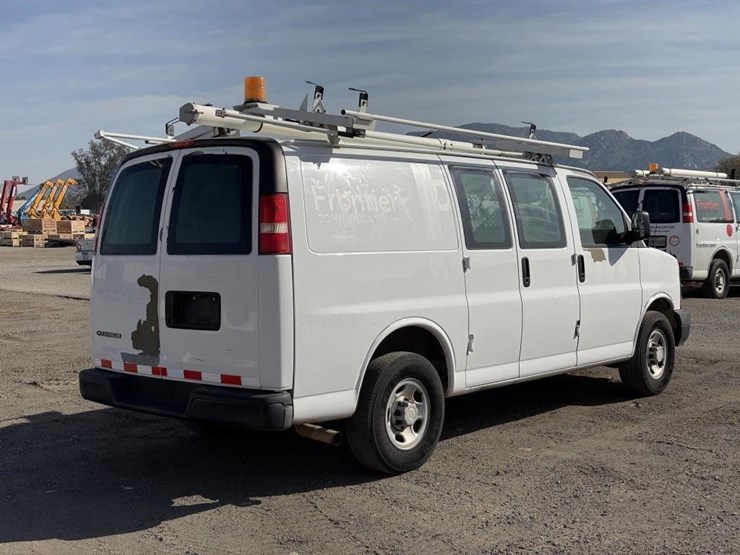 2008-utility-van-image-3