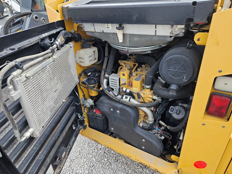 2022-caterpillar-279d3-image-20