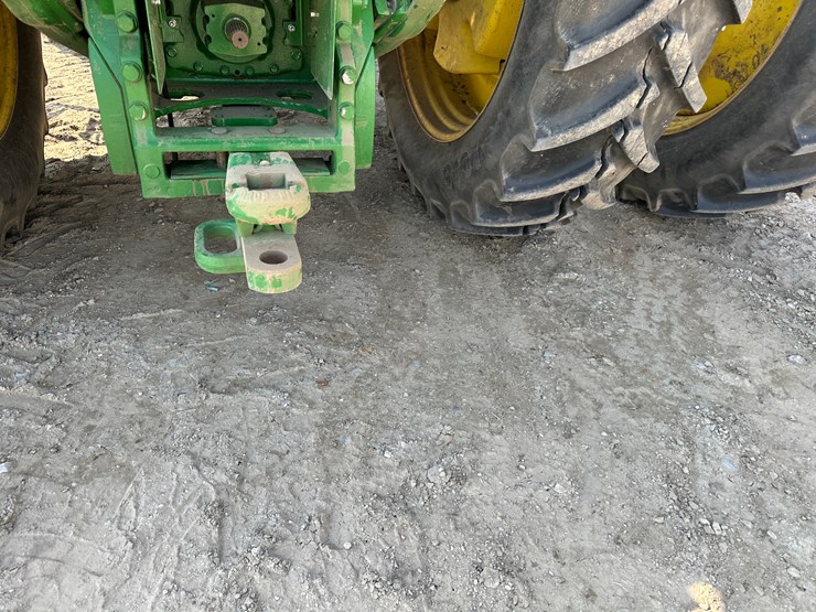 2023-john-deere-8r-250-image-22