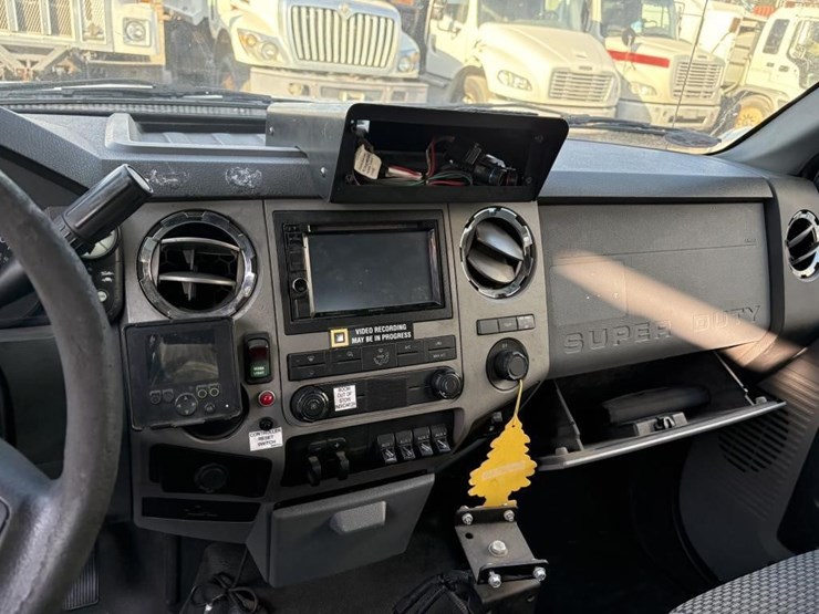 2016-ford-f550-image-12