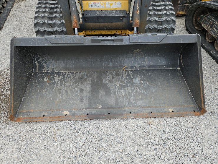 2012-new-holland-c238-image-3