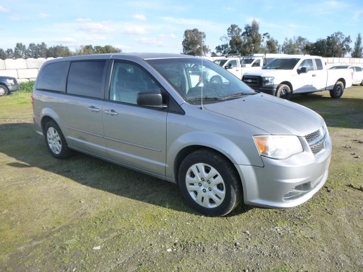 2014-dodge-grand-caravan-image-2