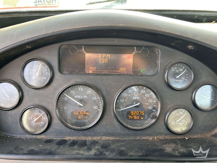 2015-peterbilt-337-image-15