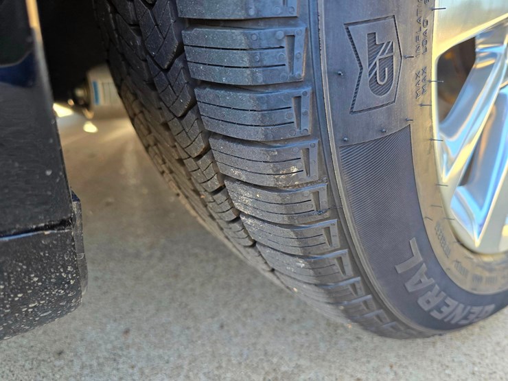 2019-cadillac-sayers-and-scovill-70in-limo-w-only-7729-miles-image-41