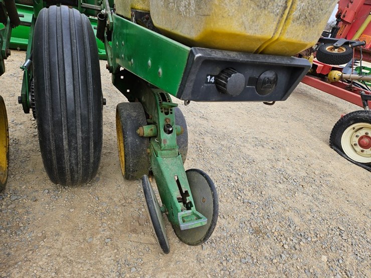 john-deere-7300-image-17
