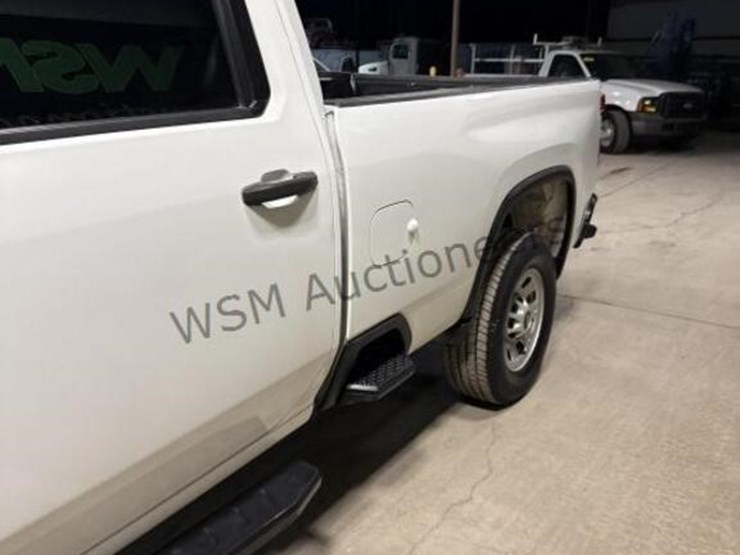 2020-chevrolet-silverado-3500hd-image-5