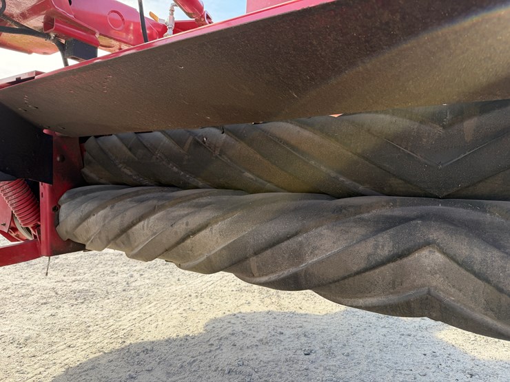 2012-new-holland-h7230-image-7